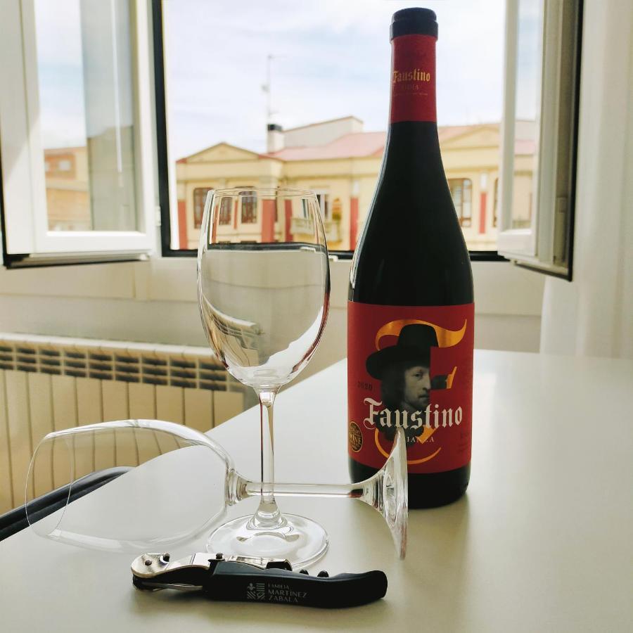 La Puerta Al Centro De Logrono Vino Crianza Y Desayuno Incluidos公寓 外观 照片